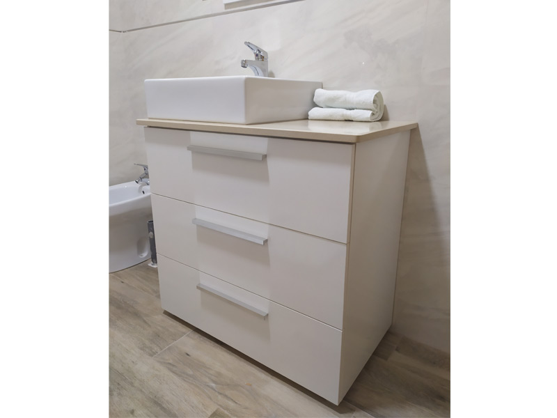 Foto de cliente de Mueble de Baño con Patas y Espejo Blanco Brillo Taria 86x80 (Lavabo Opcional)