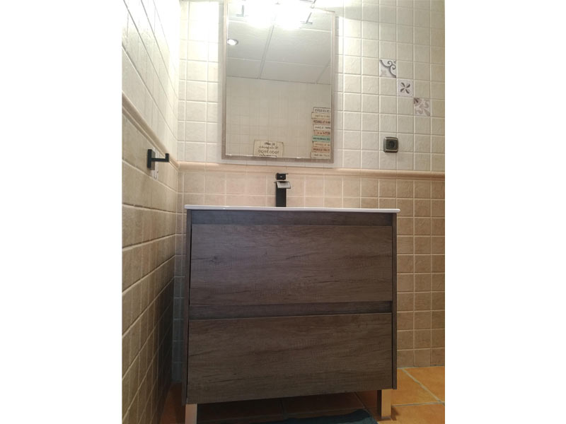 Foto de cliente de Mueble de Baño Pack con Columna Nordik (Incluye Lavabo y Espejo)