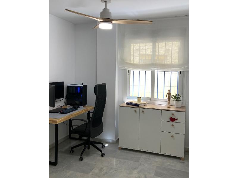 Foto de cliente de Aparador Salón Comedor Izzy Color Blanco Mate y Roble Kronberg 120 cm