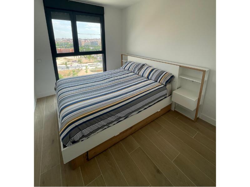 Foto de cliente de Cama De Matrimonio Lampe Color Roble Artesanal Y Blanco 160x200 cm