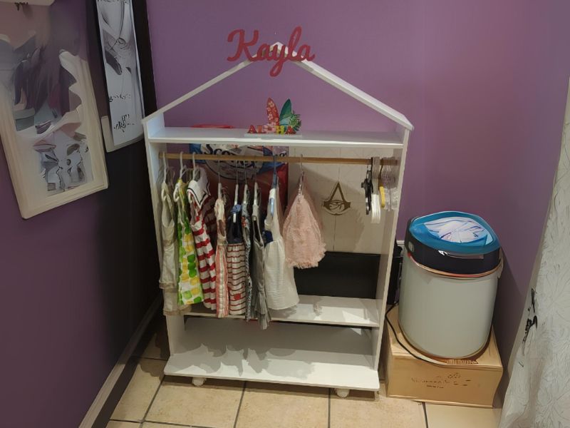 Foto de cliente de Mueble Infantil Burro De Ropa Casa Con Ruedas Color Blanco 81x120 cm