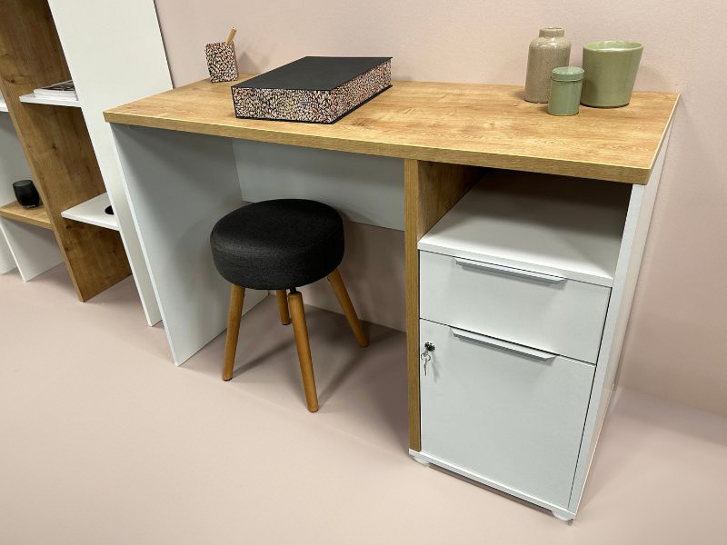 Foto de cliente de Mesa Escritorio Acces Roble Hamilton Y Blanco Mate 117 cm