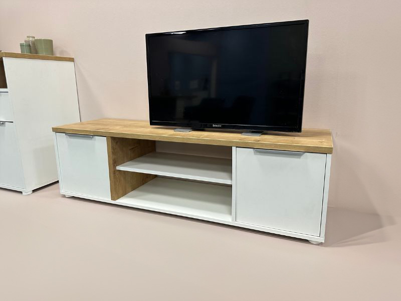 Foto de cliente de Mueble Tv Acces 135 cm 2 Puertas Roble Hamilton y Blanco