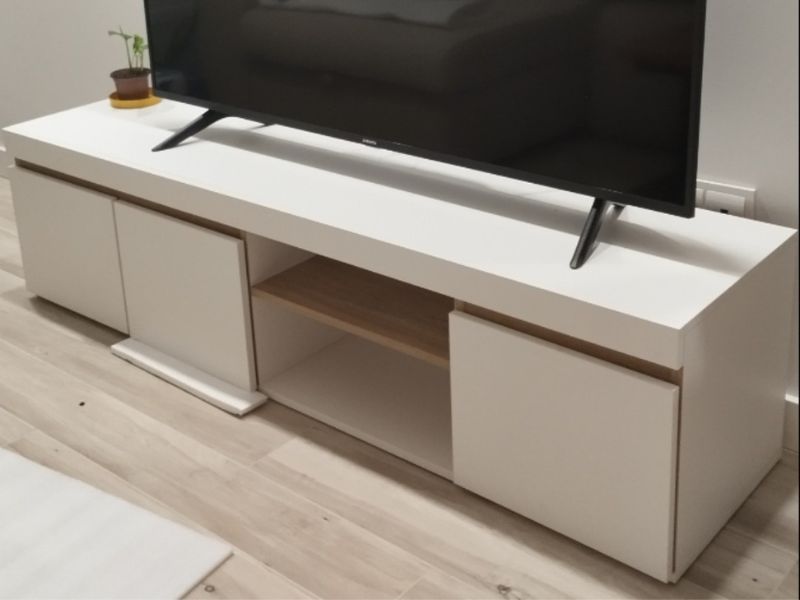 Foto de cliente de Mesa TV Elis 160 cm 3 puertas 2 huecos