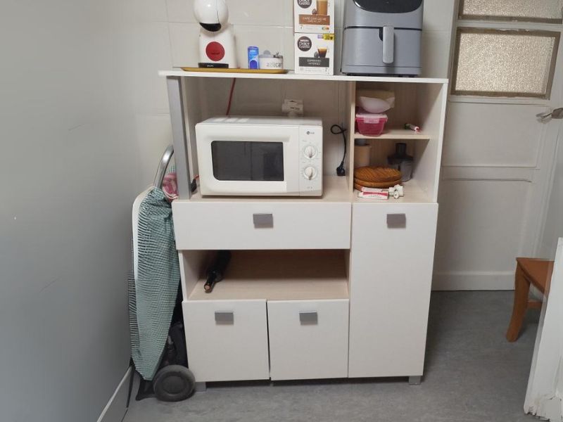 Foto de cliente de Mueble auxiliar microondas de 3 puertas 99x132