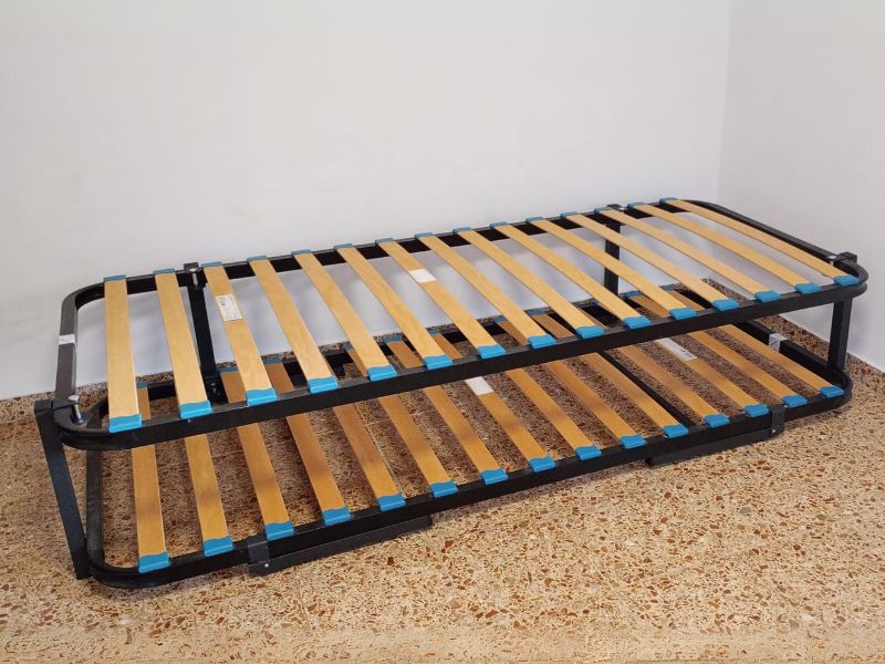 Foto de cliente de Juego de Patas para Somier Canguro (90 cm) Herrajes Completos 40x30 mm