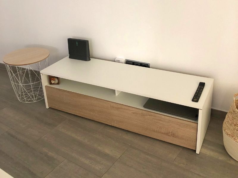 Foto de cliente de Mesa Multimedia TV Color Blanco Artik Y Roble Canadian 130 cm