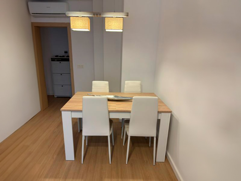 Foto de cliente de Mesa De Comedor Kendra Extensible Color Blanco Artik Y Roble Canadian 140-190x90 cm