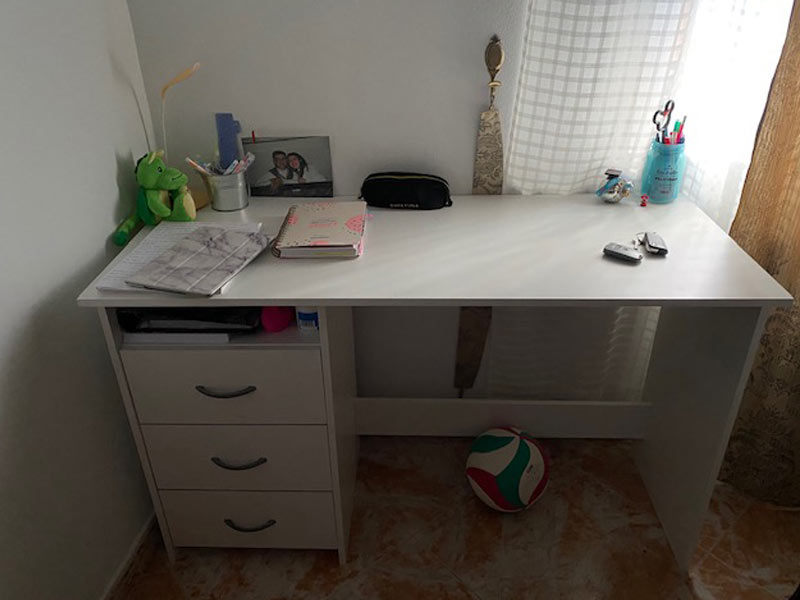 Foto de cliente de Escritorio Aristóteles color blanco mate 3 cajones 1 hueco 123 cm