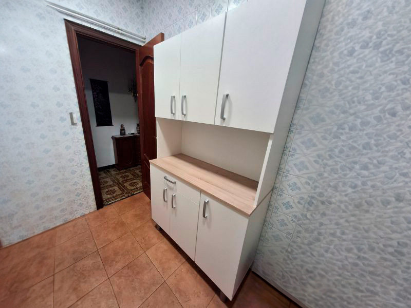 Foto de cliente de Mueble Auxiliar de Cocina Garlic Color Roble Kronberg y Blanco Mate 101x186 cm