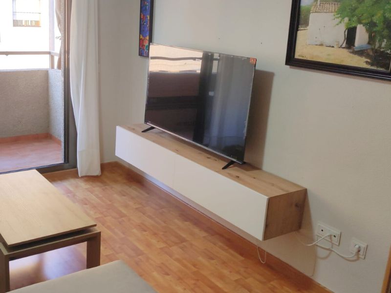 Foto de cliente de Mueble TV Kaway Salón Comedor Roble Nodi y Blanco Artik 180 cm