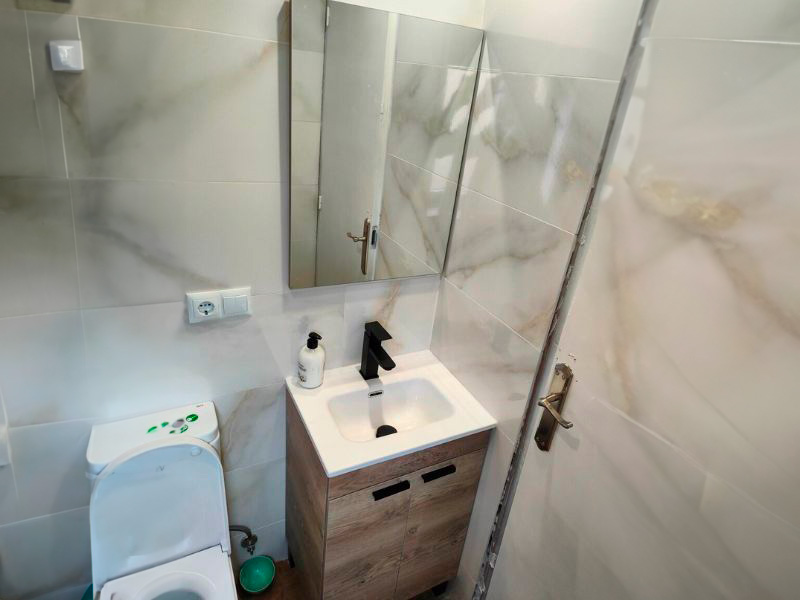 Foto de cliente de Mueble de Baño con Patas y Armario Roble Alaska 50 cm (Lavabo Opcional)