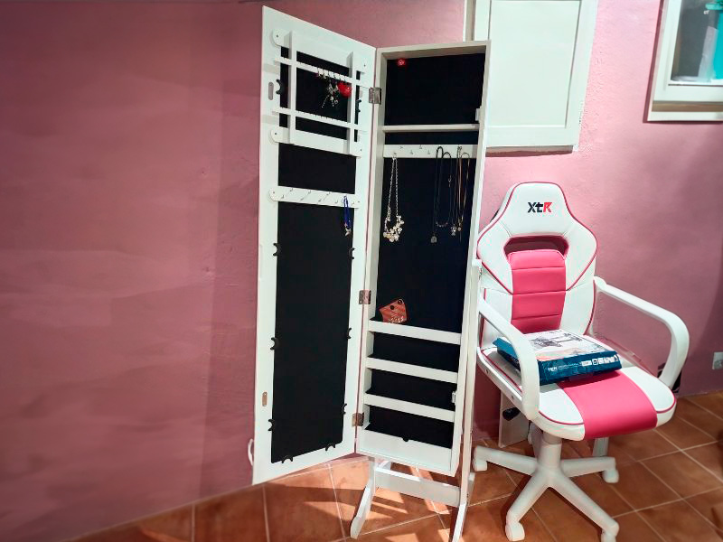 Foto de cliente de Sillón Giratorio Estudio Oficina XTR Junior Color Blanco y Fresa