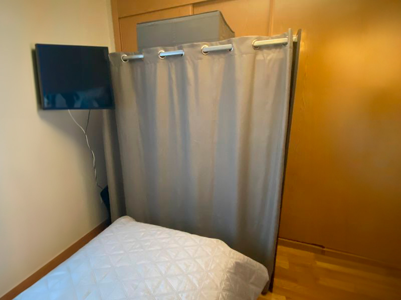 Foto de cliente de Vestidor Montana 1 Cajón y Cortina Roble y Lino 150x183 cm