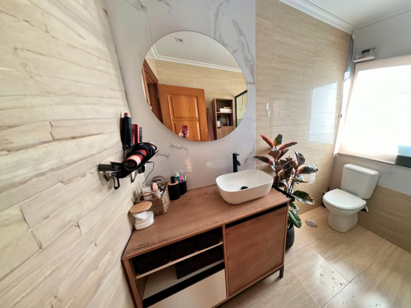 Foto de cliente de Mueble de Baño con Patas Támesis Roble y Blanco 100 cm (Lavabo opcional)