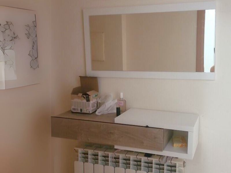 Foto de cliente de Mueble de Entrada Recibidor Noon con Espejo Blanco Y Roble 95 cm