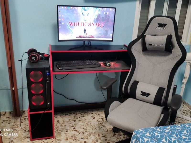 Foto de cliente de Mesa Gamer Legend Estilo Moderno Color Negro y Rojo 116 cm
