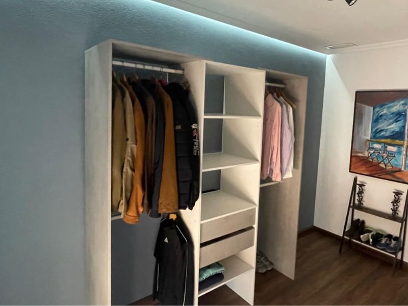 Foto de cliente de Vestidor Dress 4 Barras 2 Cajones Blanco Cemento 179x202 cm