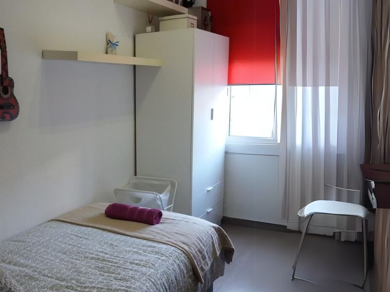 Foto de cliente de Armario Juvenil Turín Dormitorio Juvenil 2 Cajones Color Blanco Brillo 74x180 cm