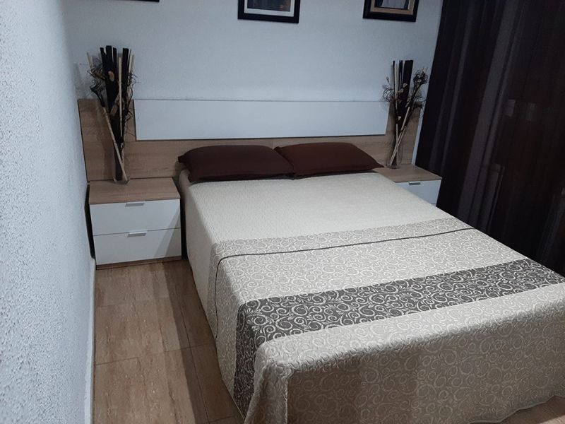 Foto de cliente de Cabecero de Cama con Mesitas Para Habitación Matrimonio 247 cm