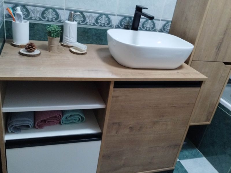 Foto de cliente de Mueble de Baño con Patas Támesis Roble y Blanco 100 cm (Lavabo opcional)