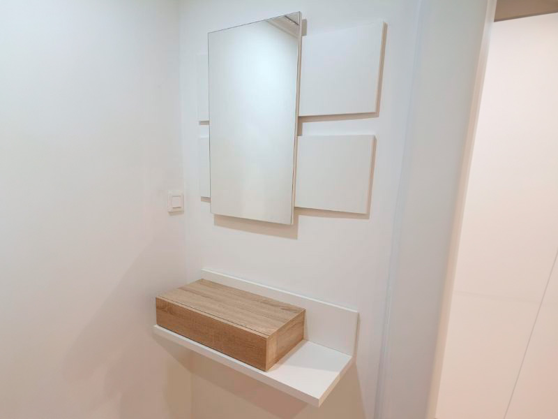 Foto de cliente de Mueble de Entrada Recibidor Moderno Tekkan con Espejo Blanco Y Roble 75 cm