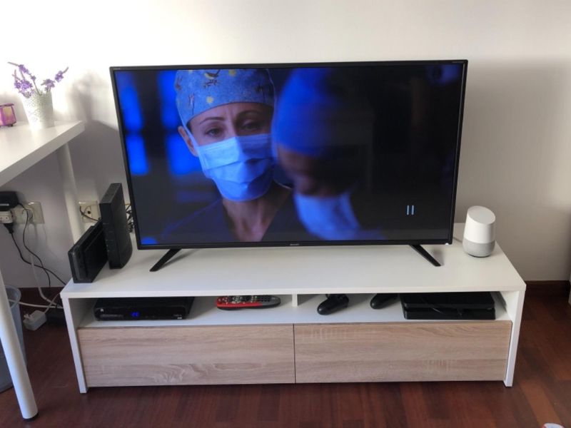 Foto de cliente de Mesa Multimedia TV Color Blanco Artik Y Roble Canadian 130 cm
