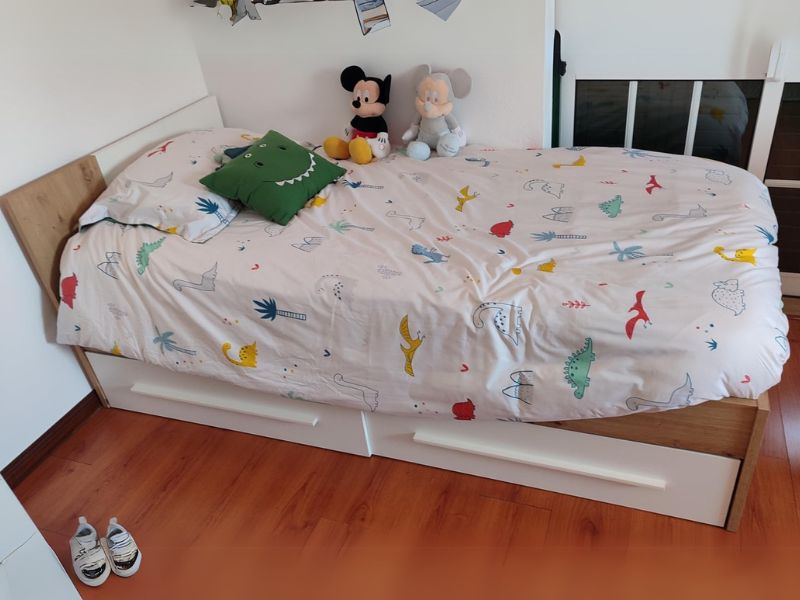 Foto de cliente de Cama Juvenil Noa Cabecero y Cajones Color Roble Nodi y Blanco Artik 90x190 cm
