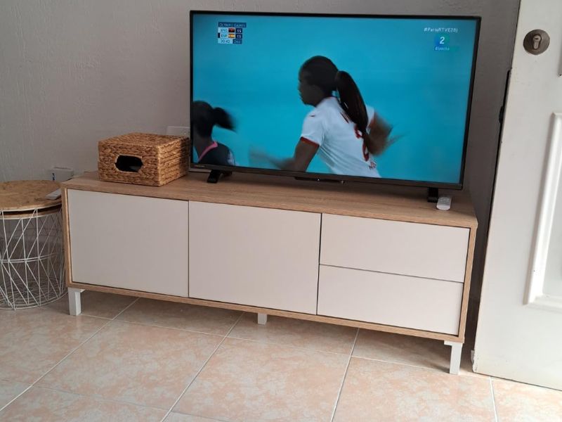 Foto de cliente de Mueble TV Brooklyn 130 cm color roble Canadian y Blanco Artik