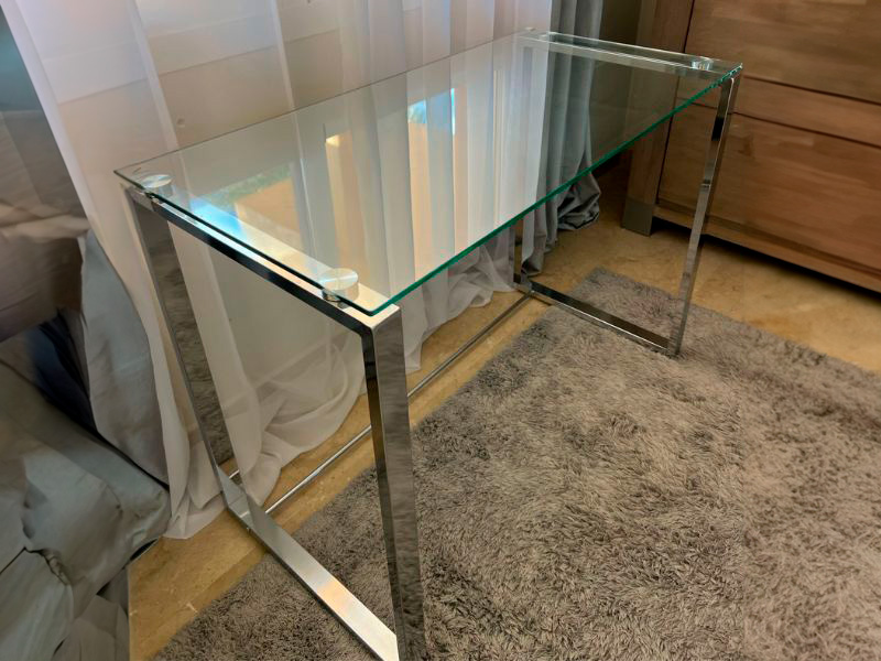 Foto de cliente de Mesa despacho 100 cm cristal y acero