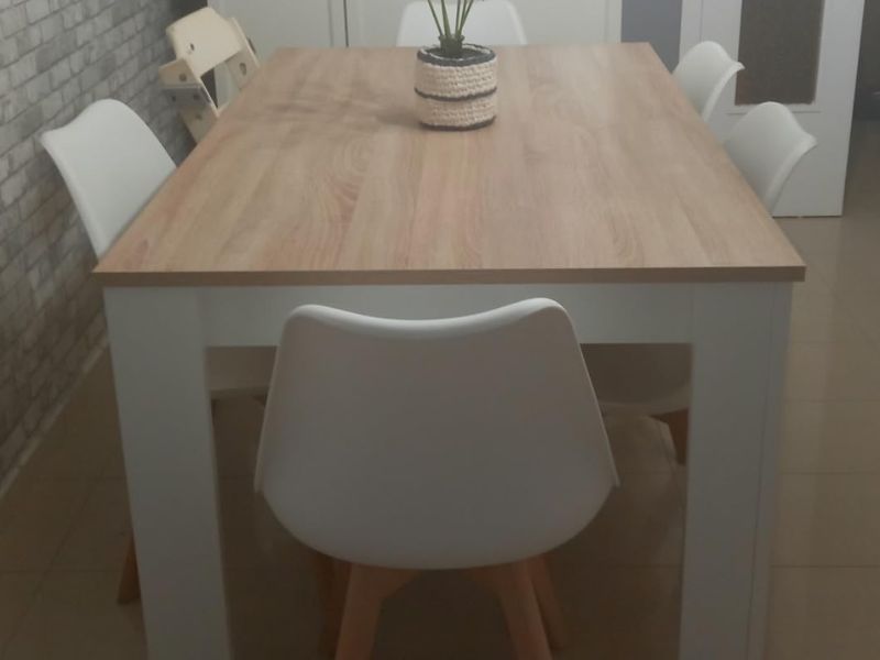 Foto de cliente de Pack Mesa con 4 Sillas Estilo Nórdico Color Blanco y Roble Canadian