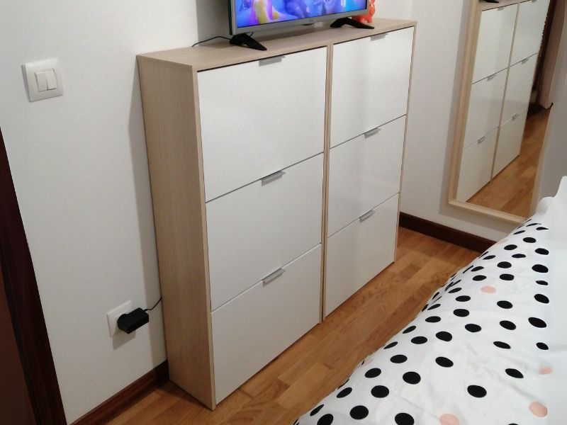 Foto de cliente de Mueble Zapatero Recibidor 3 Puertas Color Roble Y Blanco Brillo 60 cm