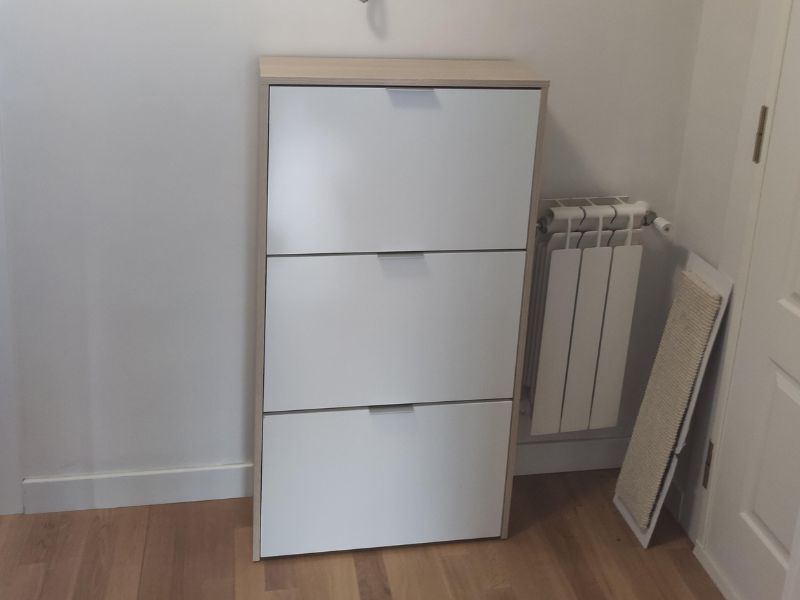 Foto de cliente de Mueble Zapatero Recibidor 3 Puertas Color Roble Y Blanco Brillo 60 cm
