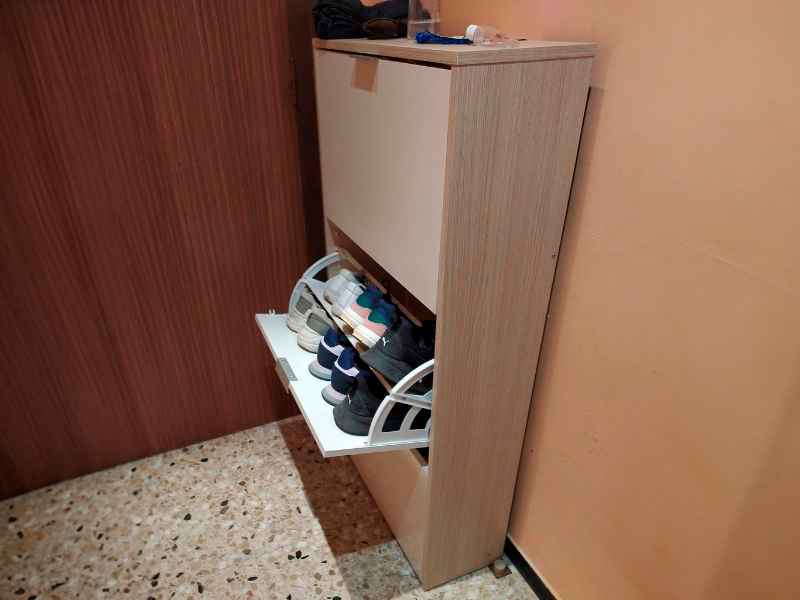 Foto de cliente de Mueble Zapatero Recibidor 3 Puertas Color Roble Y Blanco Brillo 60 cm