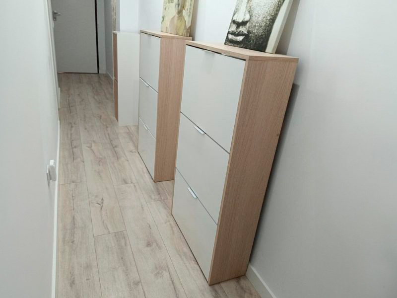 Foto de cliente de Mueble Zapatero Recibidor 3 Puertas Color Roble Y Blanco Brillo 60 cm