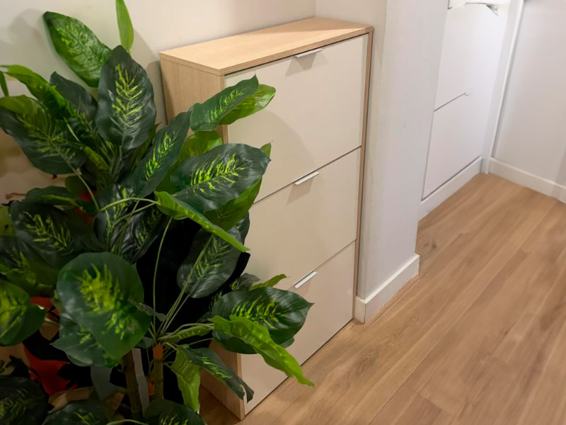 Foto de cliente de Mueble Zapatero Recibidor 3 Puertas Color Roble Y Blanco Brillo 60 cm