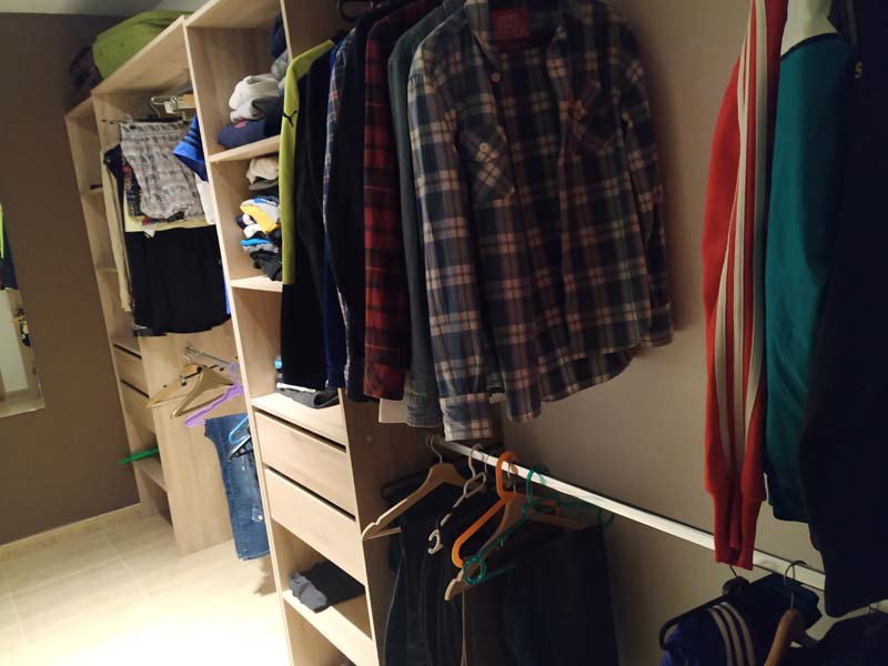 Foto de cliente de Vestidor Abierto Dormitorio Liam Roble Kronberg 123-185x205 cm