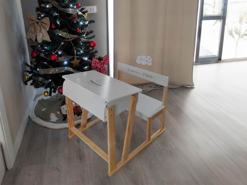 Foto de cliente de Mesa Infantil Pupitre Con Banco Écriture Color Blanco Y Roble Claro 64 cm