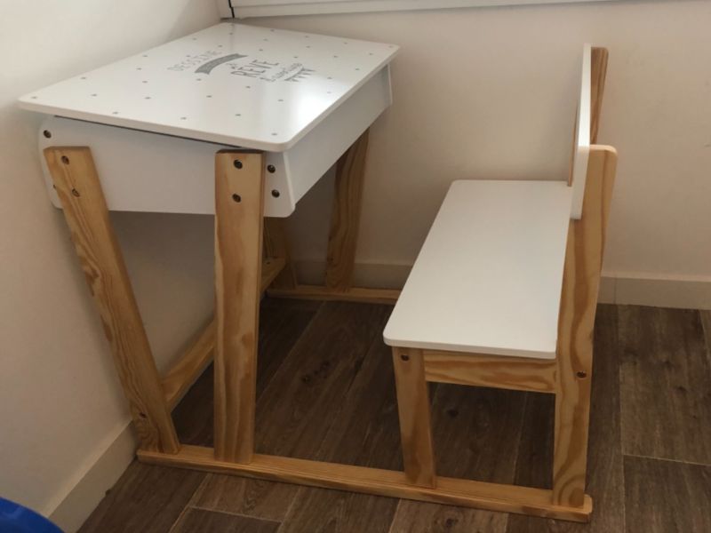Foto de cliente de Mesa Infantil Pupitre Con Banco Écriture Color Blanco Y Roble Claro 64 cm