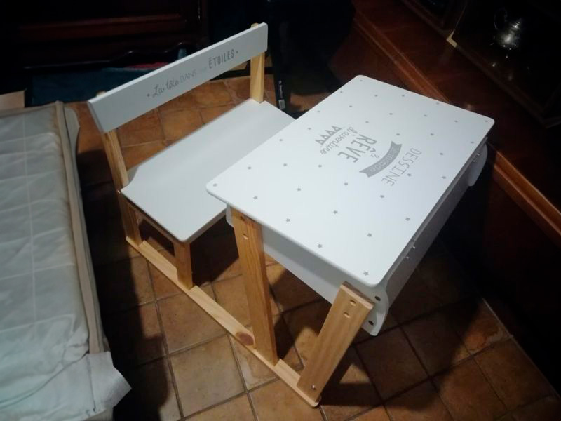 Foto de cliente de Mesa Infantil Pupitre Con Banco Écriture Color Blanco Y Roble Claro 64 cm