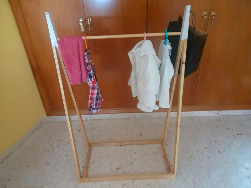 Foto de cliente de Mueble Infantil Burro De Ropa Tipi Color Roble Claro Y Blanco 79x126 cm