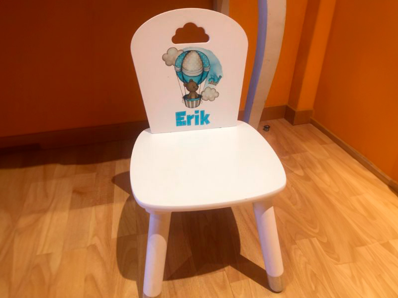 Foto de cliente de Mesa Infantil Pack Douceur Mesa + Sillas + Perchero Color Blanco