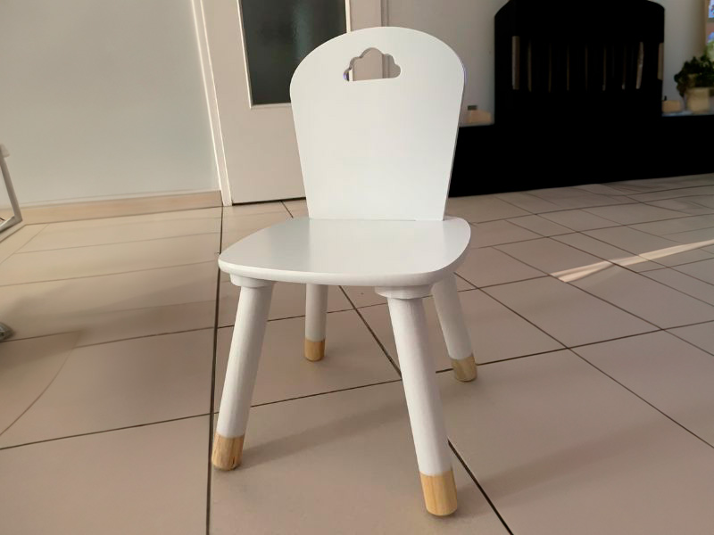Foto de cliente de Mesa Infantil Pack Douceur Mesa + Sillas + Perchero Color Blanco