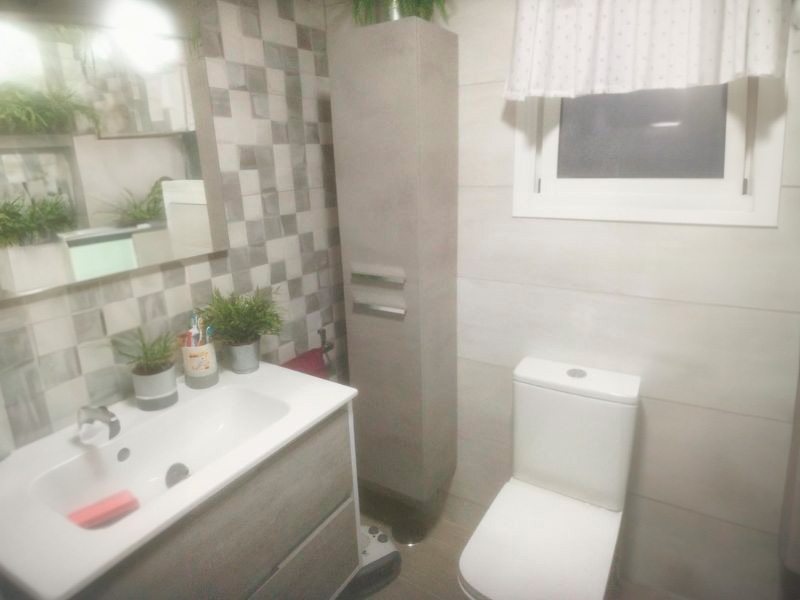 Foto de cliente de Mueble de Baño Pack Cemento con Columna (Incluye Lavabo y Espejo)
