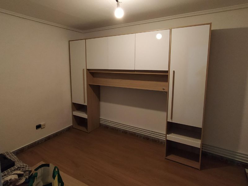 Foto de cliente de Cabecero De Cama Puente John en color roble Brooklyn y blanco Shiny 266 cm