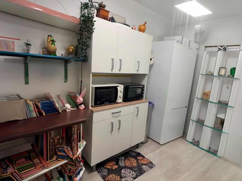 Foto de cliente de Mueble Auxiliar de Cocina Garlic Color Roble Kronberg y Blanco Mate 101x186 cm
