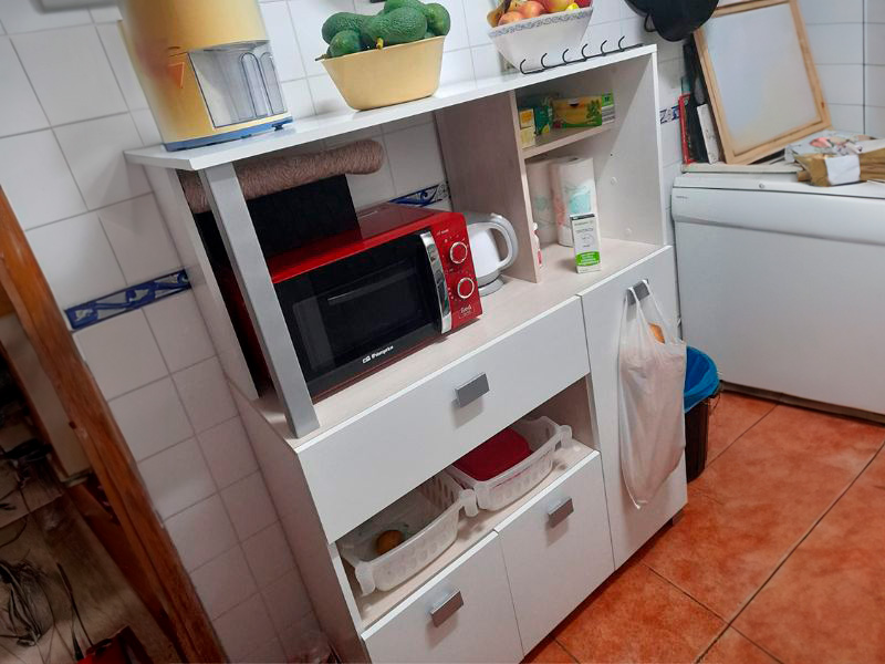 Foto de cliente de Mueble auxiliar microondas de 3 puertas 99x132