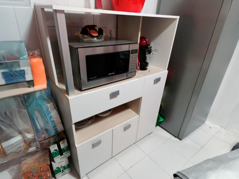 Foto de cliente de Mueble auxiliar microondas de 3 puertas 99x132