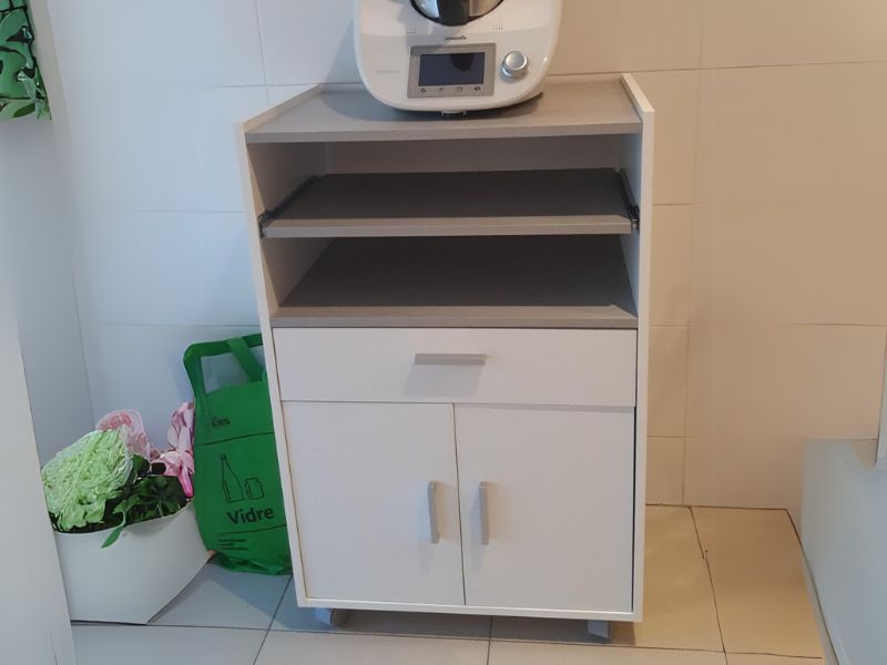 Foto de cliente de Mueble Auxiliar Microondas Con Ruedas Color Blanco 59x92x40 cm