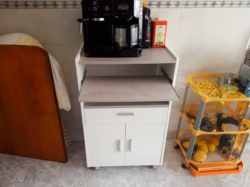 Foto de cliente de Mueble Auxiliar Microondas Con Ruedas Color Blanco 59x92x40 cm